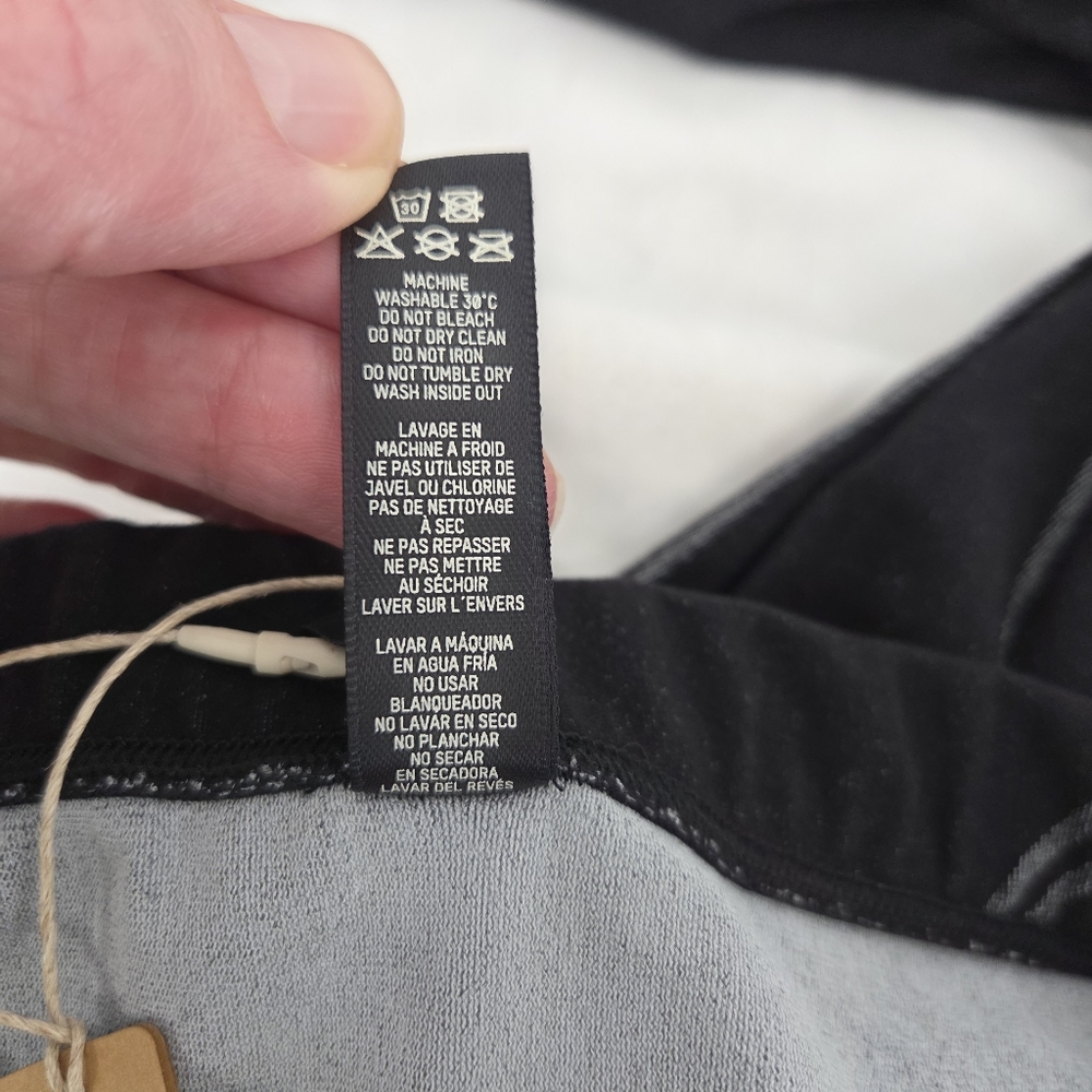 Skims NWT First Layer Legging Onyx XXS - Picture 10 of 10